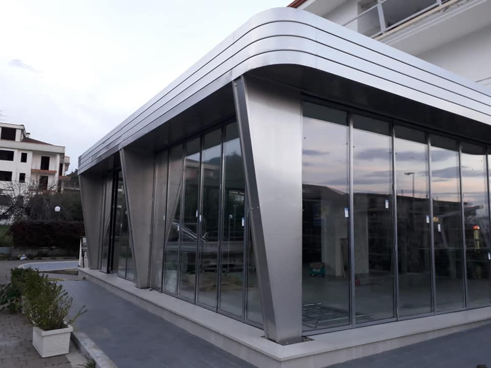 facciata rivestita in alluminio