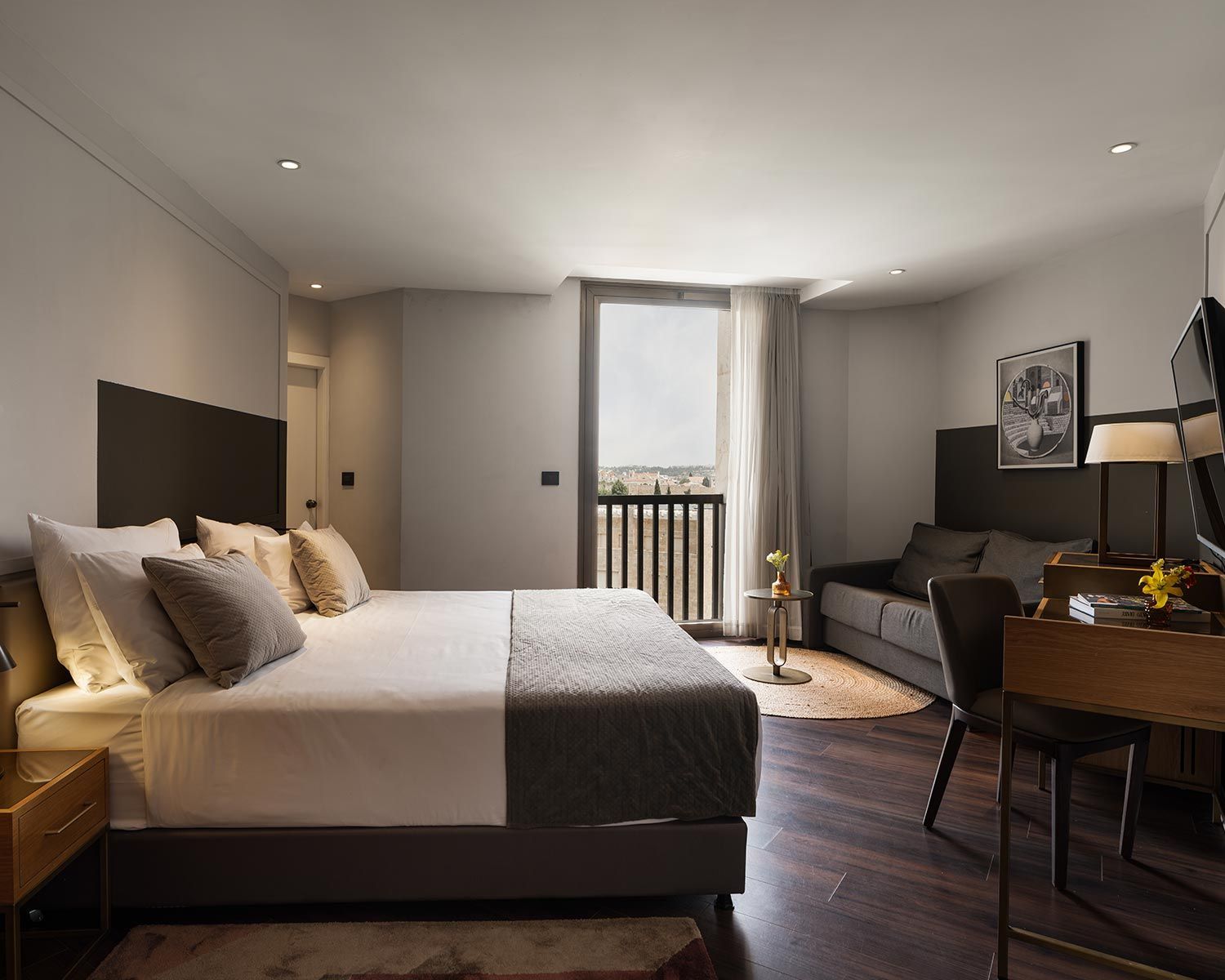 Cassia Deluxe Old City View room