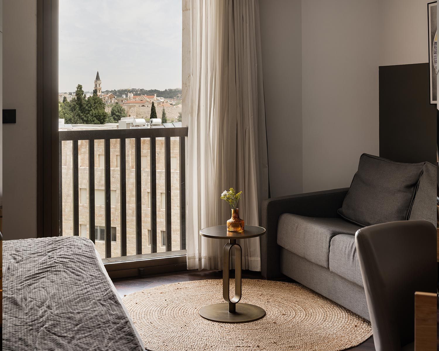Cassia Deluxe Old City room