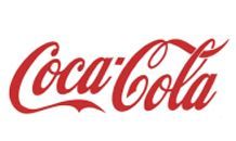 Logo Coca-Cola in corsivo rosso su sfondo bianco.