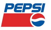 Logo Pepsi con scritta blu, rettangolo rosso ed emblema circolare rosso-bianco-blu.