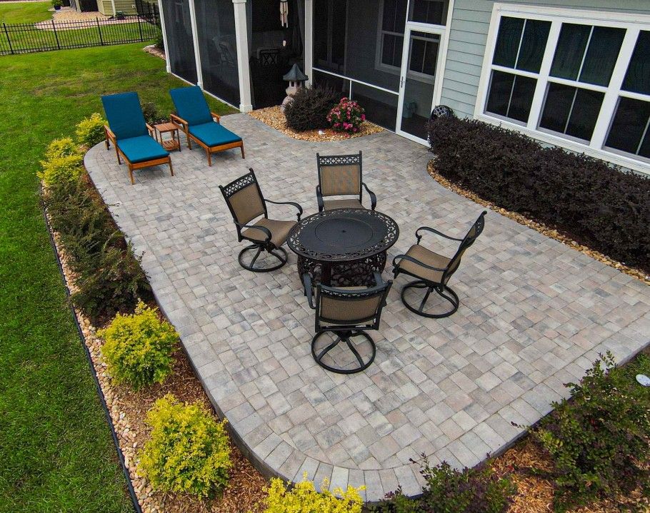 Light Colored Paver Patio using concrete pavers