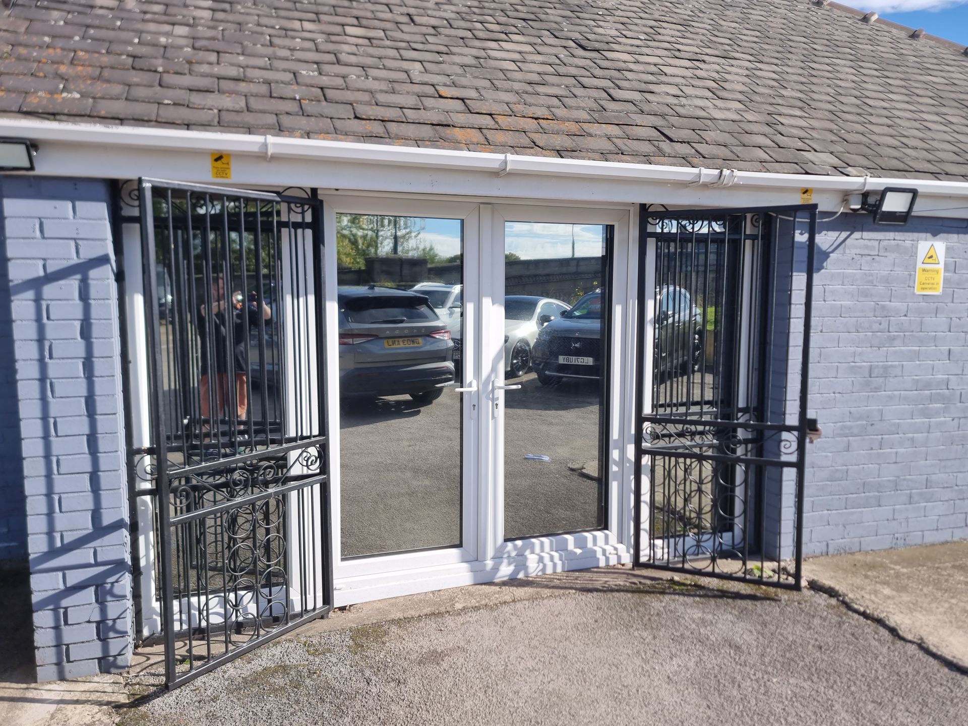 Building window tint