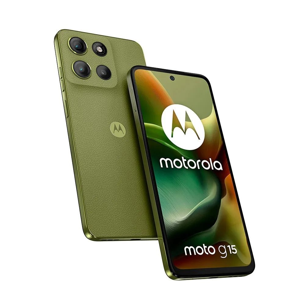 Smartphone Motorola Moto G15 en color verde oliva, vista frontal y trasera sobre fondo blanco.