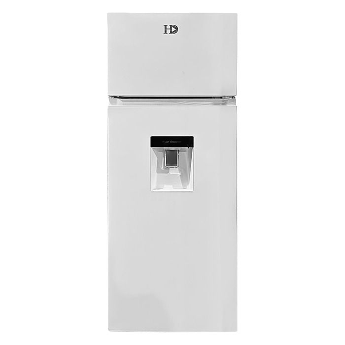 Frigorífico blanco con congelador superior y dispensador de agua integrado en la parte frontal.