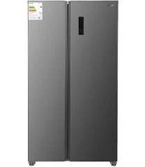 Refrigerador de acero inoxidable de dos puertas con tiradores oscuros sobre fondo blanco.