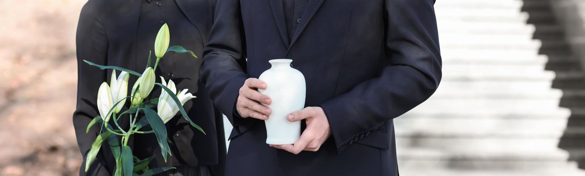 ashes urn