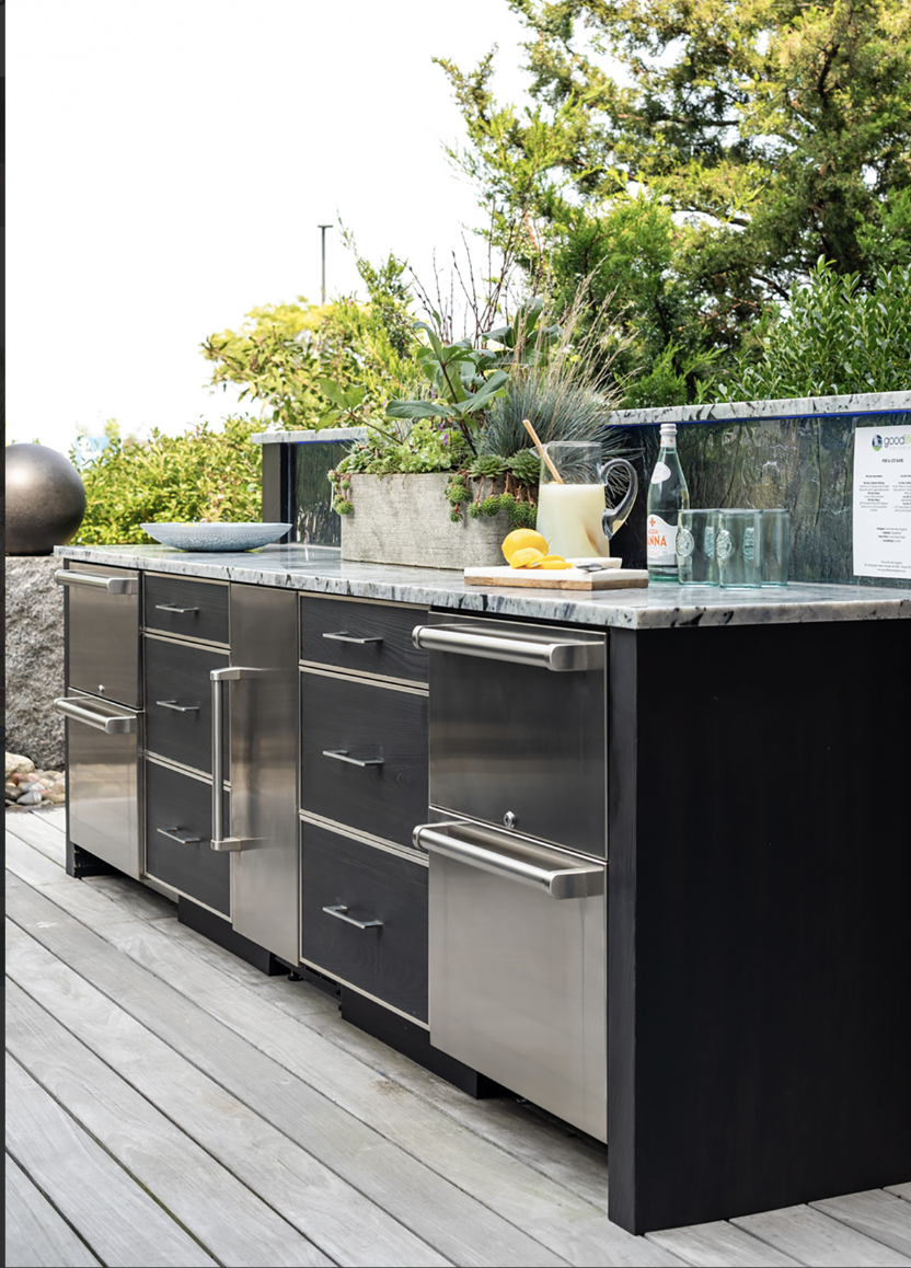 Outdoor Kitchen