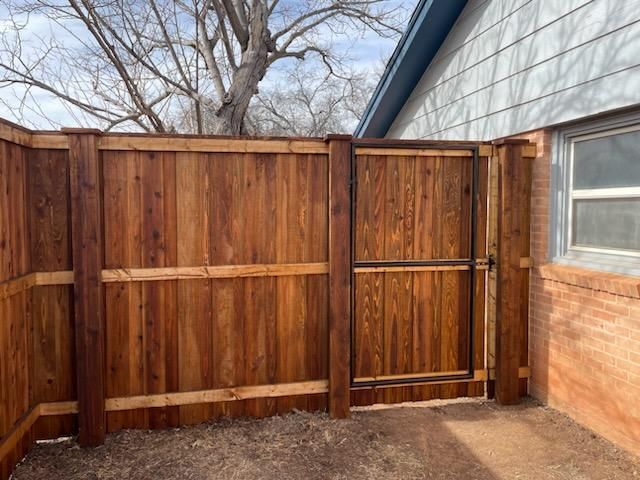 D & M Fencing 21
