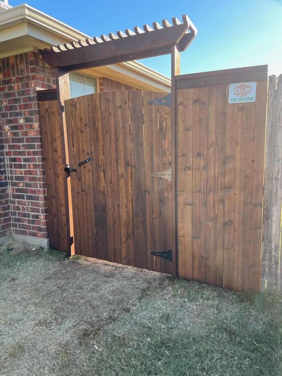 D & M Fencing 22