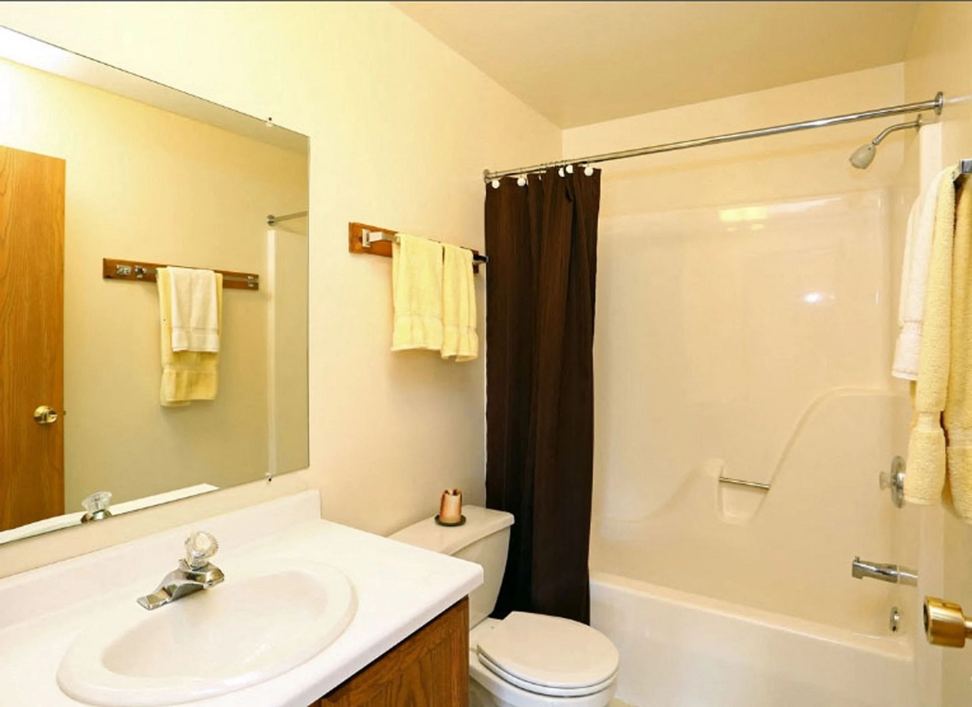 Eco Park Pet Friendly Apartments in DeKalb, IL