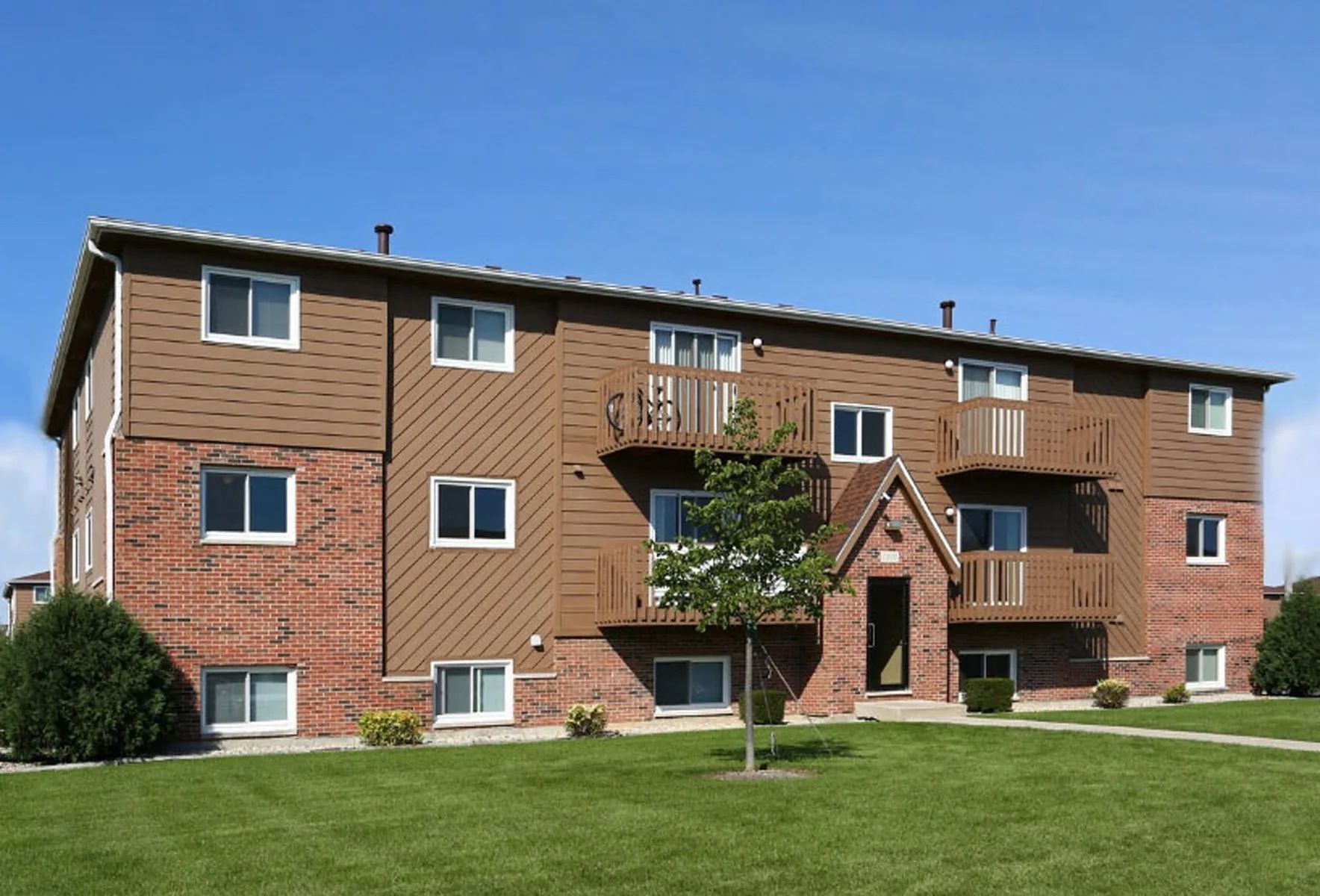 Eco Park Pet Friendly Apartments in DeKalb, IL