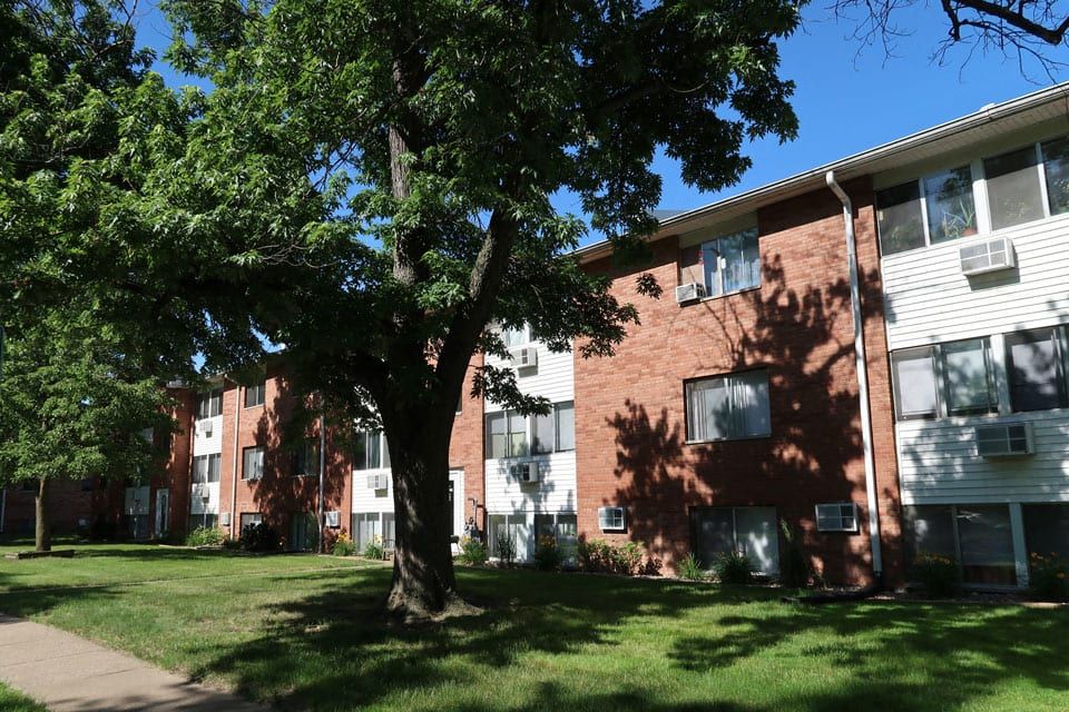 Pine Ridge Moline, IL Apartment Homes