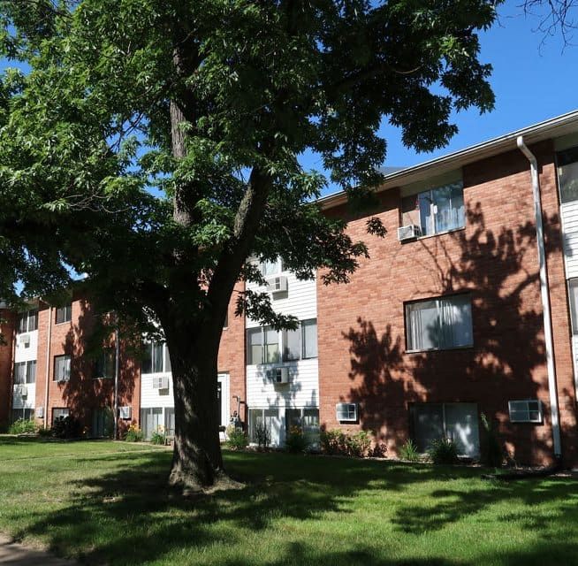 Pine Ridge Moline, IL Apartment Homes