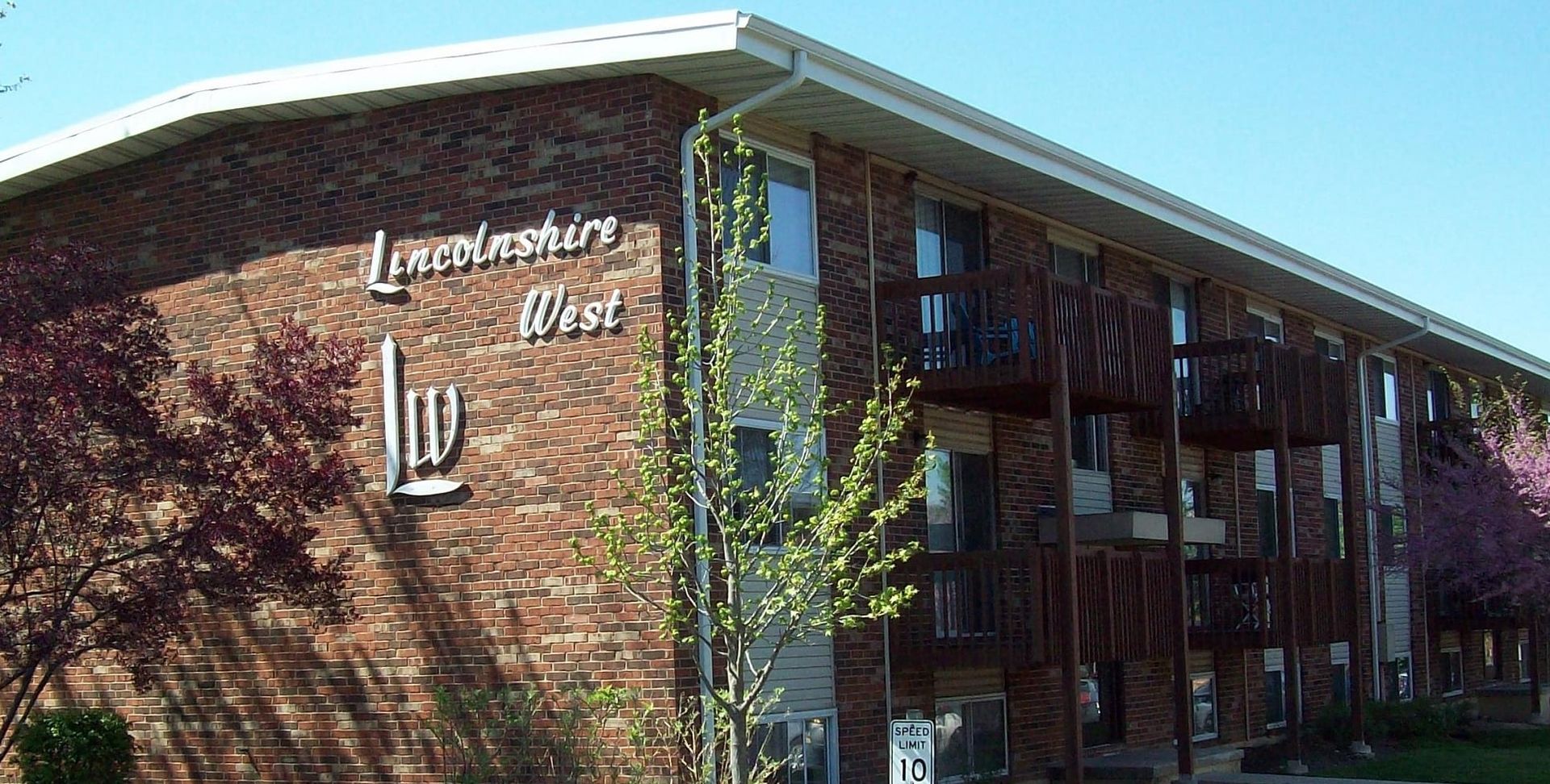 Lincolnshire West Apartments in DeKalb, IL