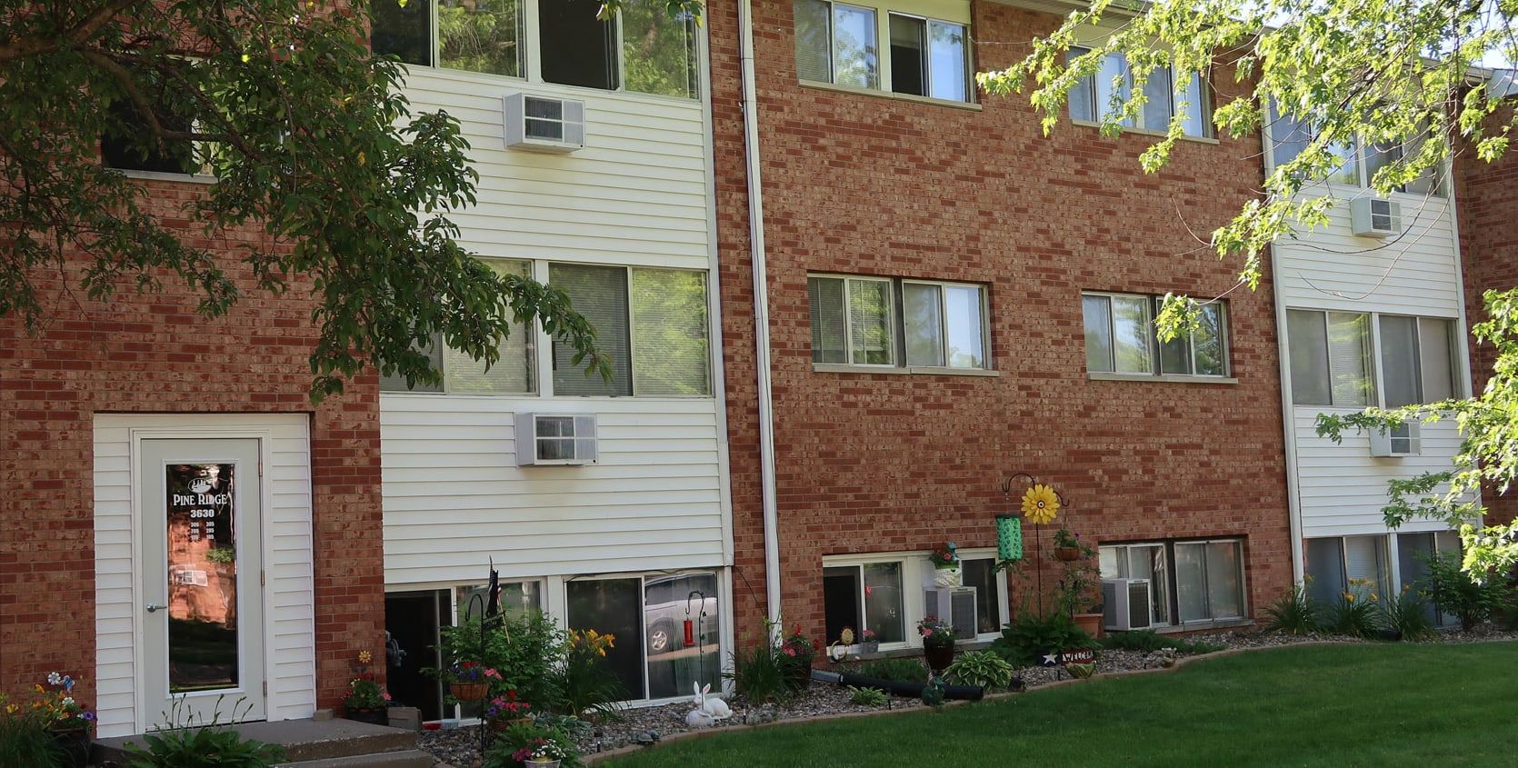 Pine Ridge Moline, IL Apartment Homes