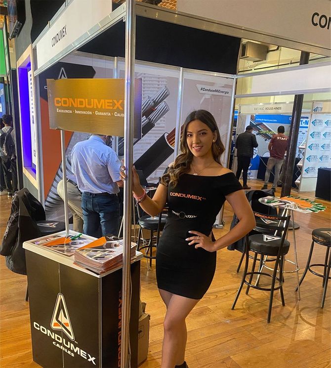 PAULINA ROBLEDO EVENTS' PRODUCER