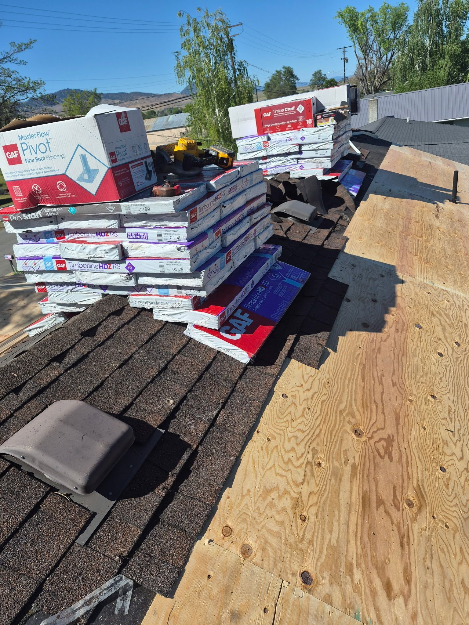 Two-Layer Roof Tear-Off & Shingle Installation in Montague, CA
