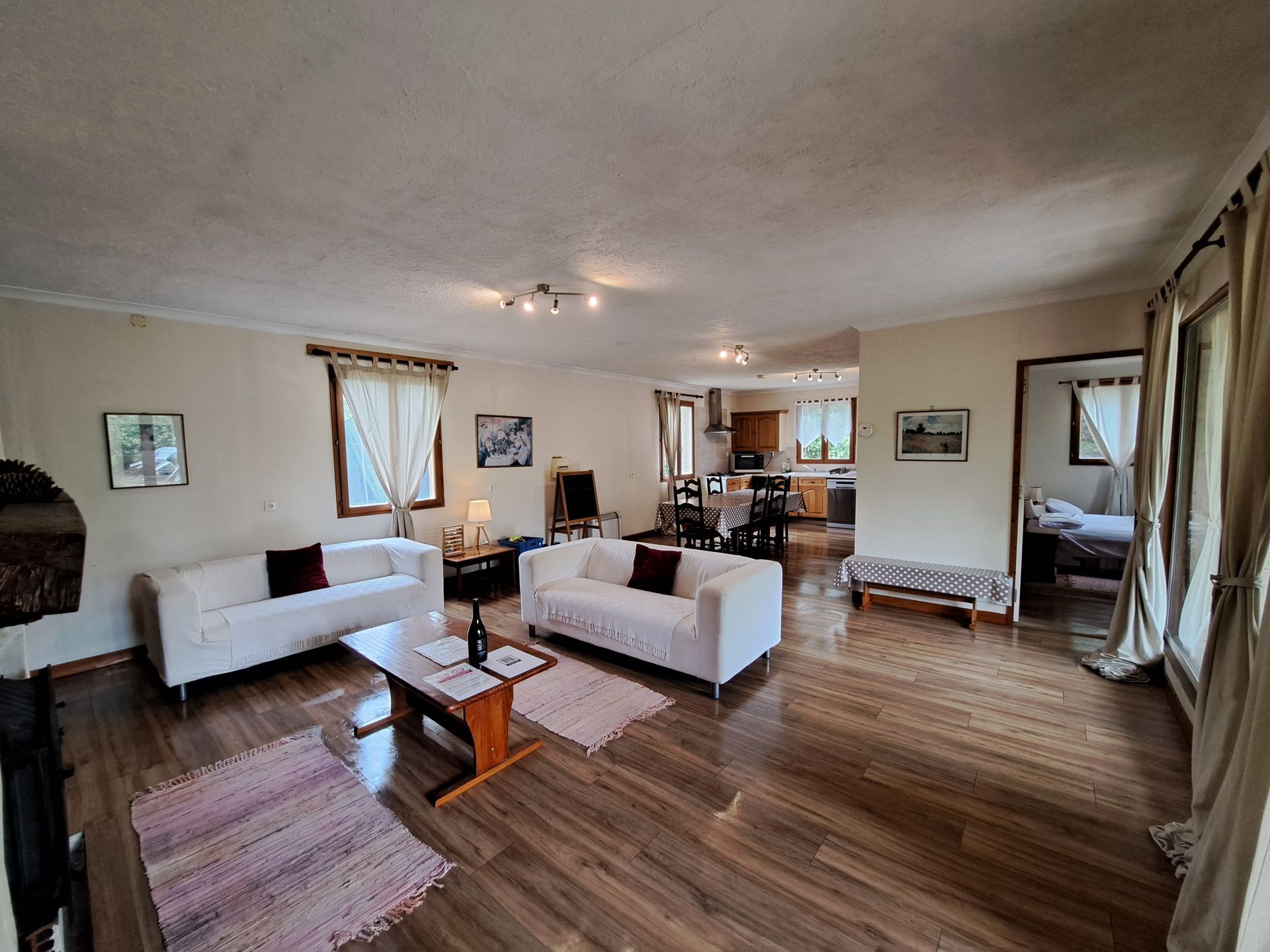 spacious sitting room