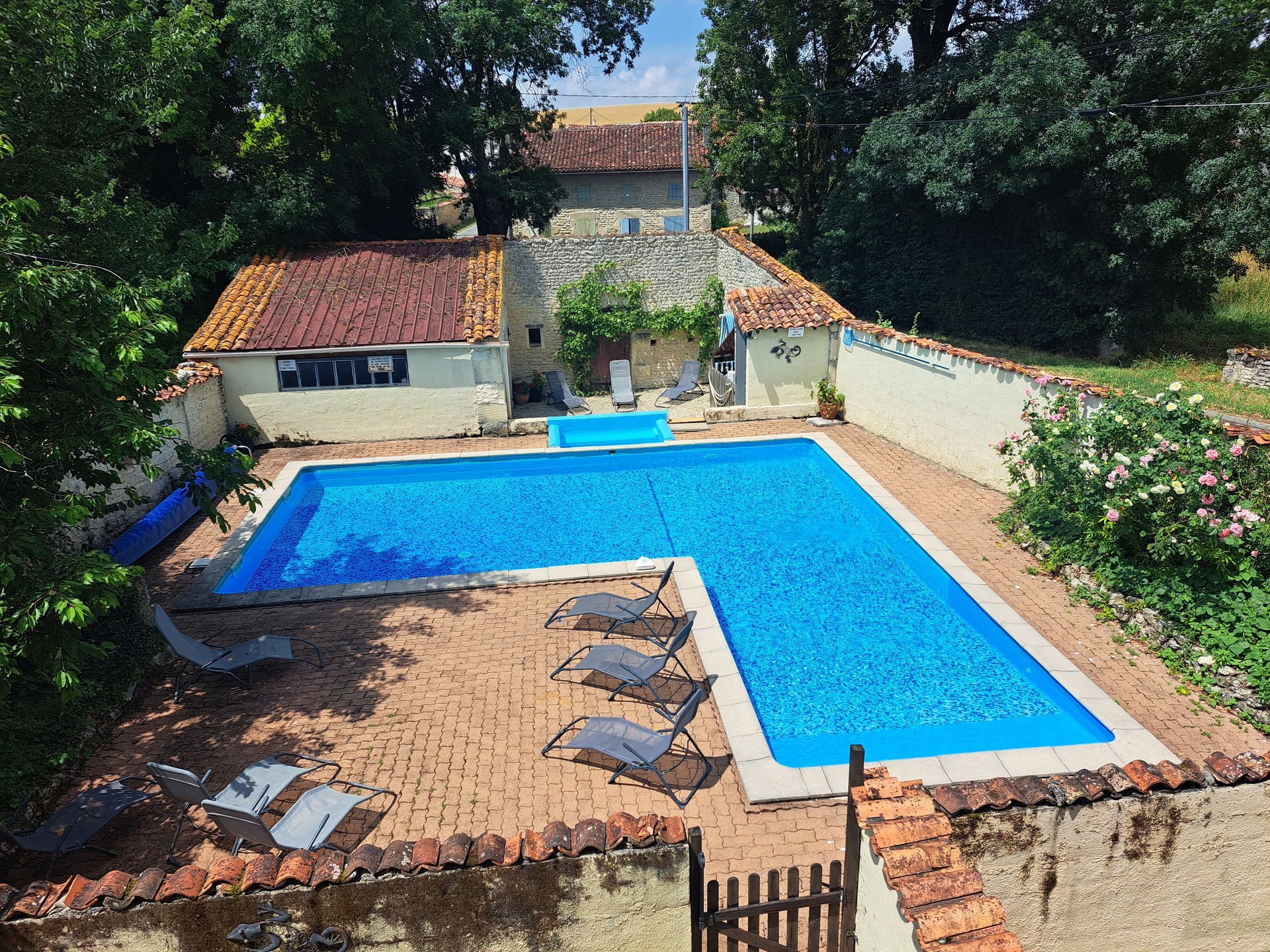heated pool les Vallaies