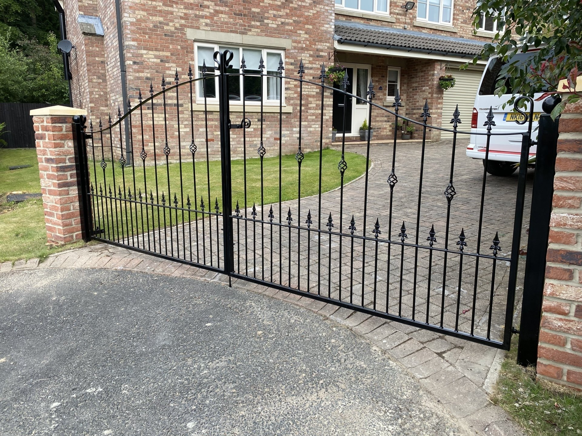 metal gate
