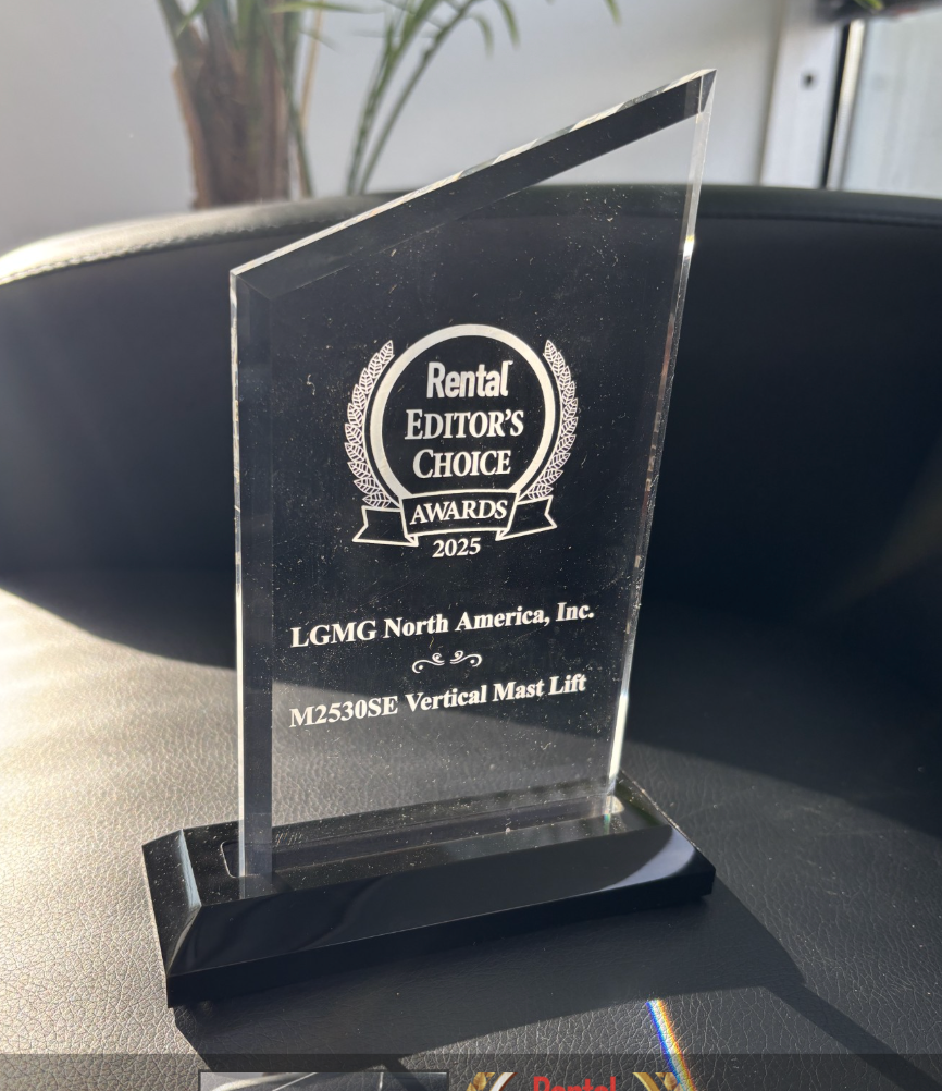 Acrylic award: Rental Editor's Choice 2023 for LGMG North America's M2530SE Vertical Mast Lift.
