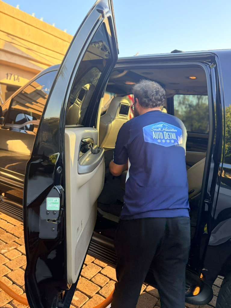 Tipping & Pricing for Car Detailing in Phoenix