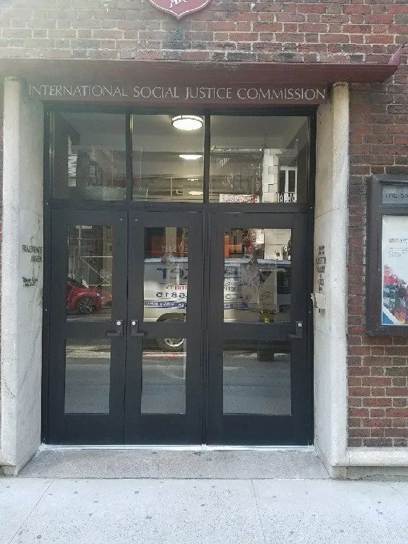 Aluminum door storefronts
