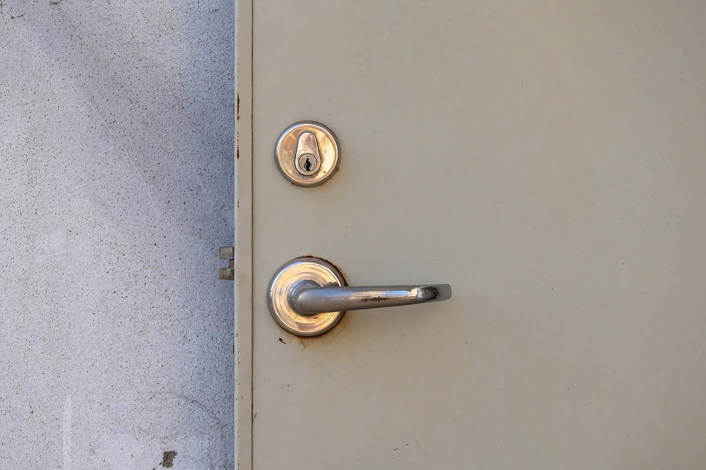 Commercial door closer repair service in NYC building