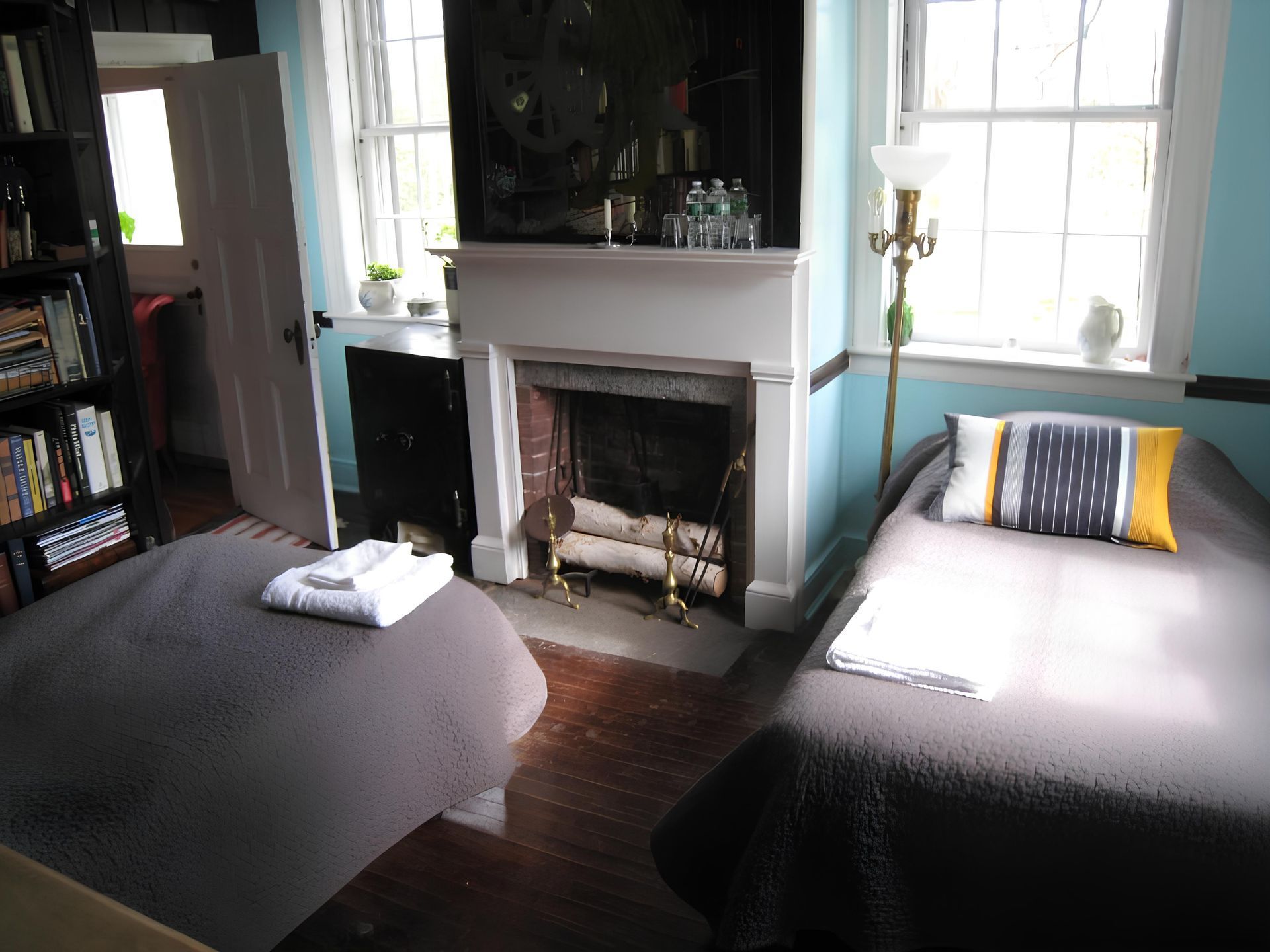 2 Beds 1 Bedroom