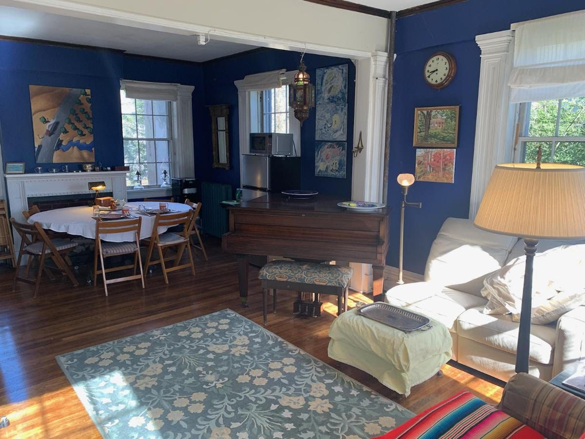 Higganum House B&B Common Area
