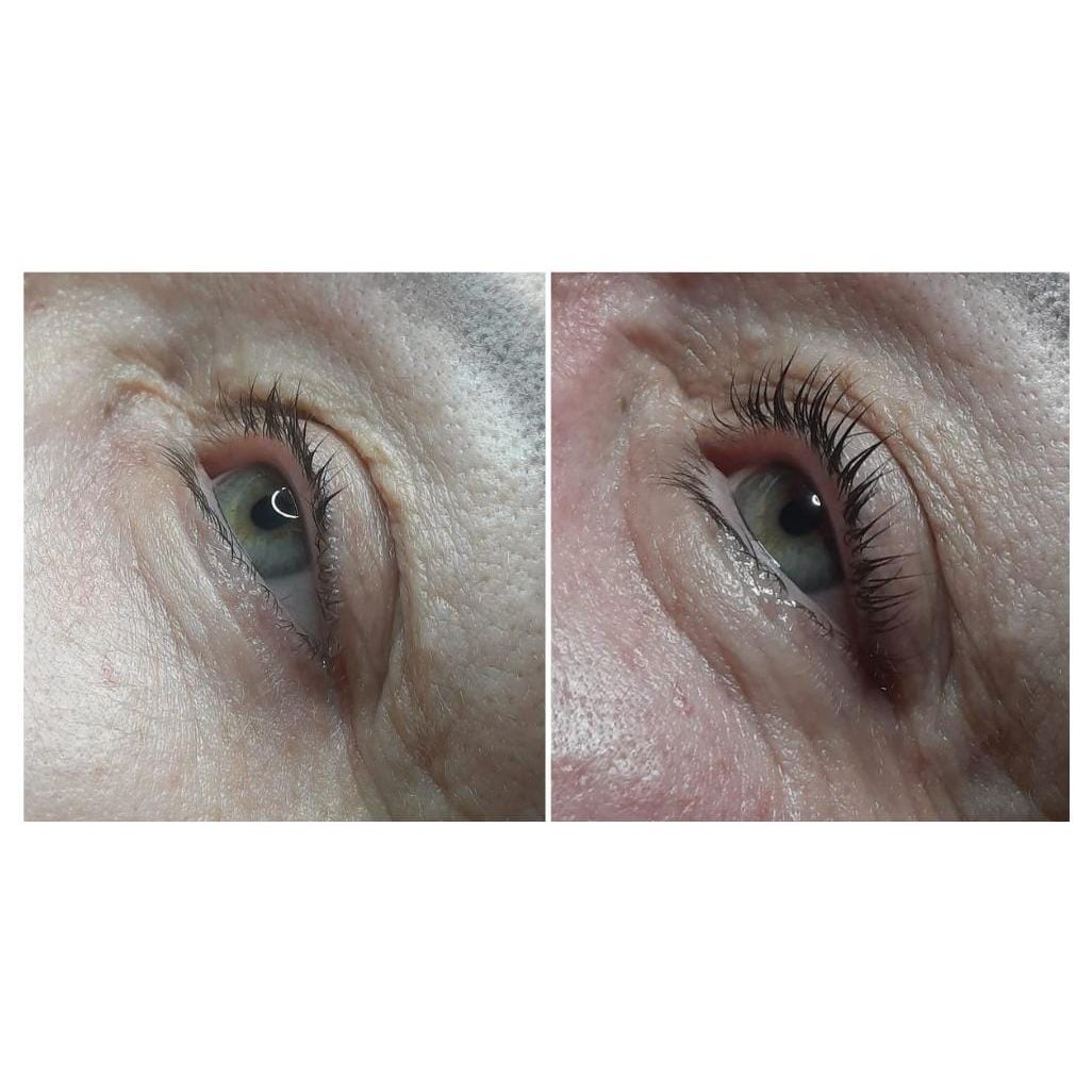 Ein Vorher-Nachher-Foto des Auges einer Frau mit Wimperntusche.
