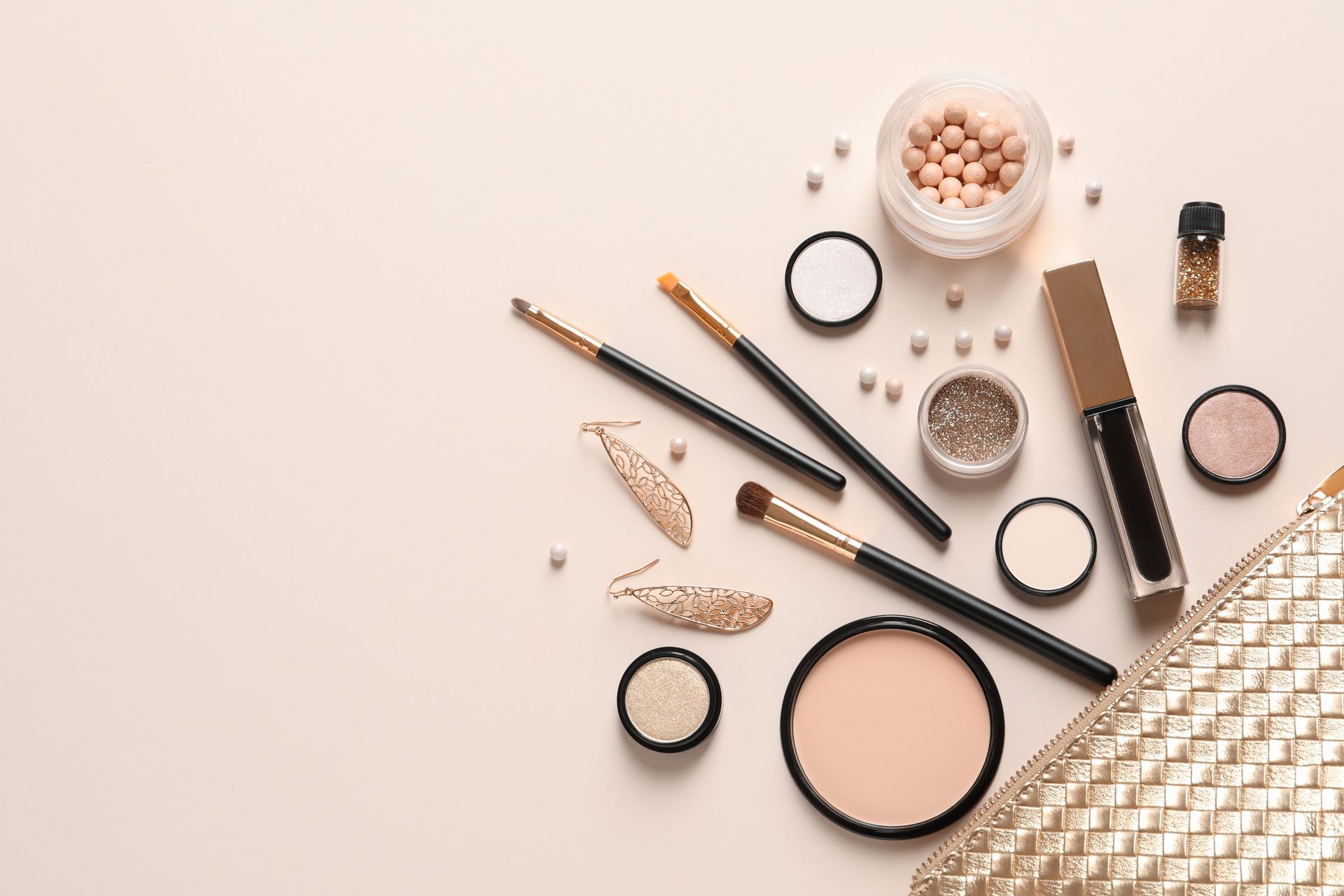 MAKE-UP