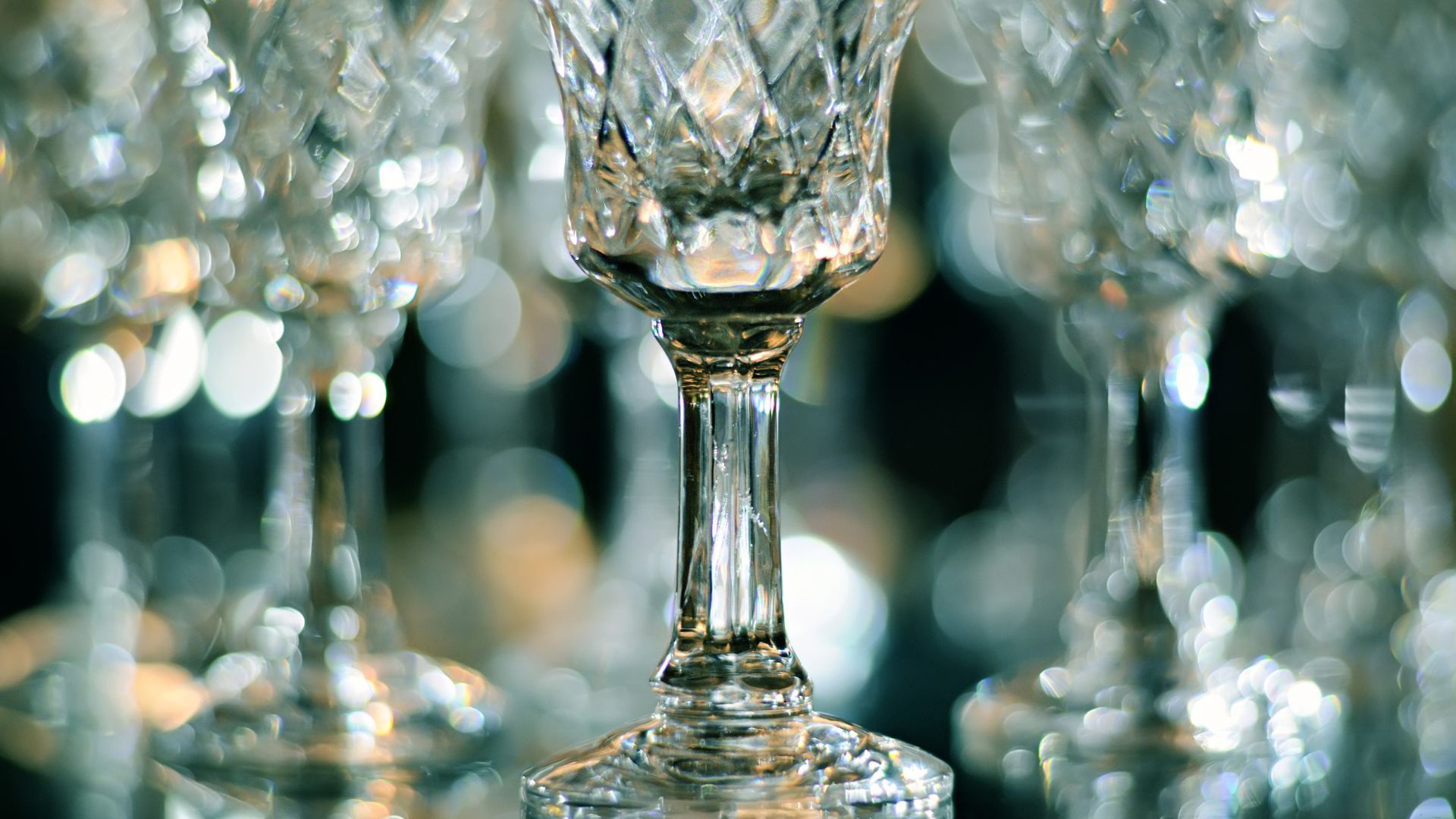 Glassware auctions
