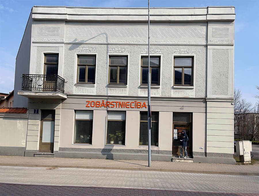 Šeit ir vakances zobārstniecības speciālistiem | Ventspils zobārstniecības klīnika Smaids-A