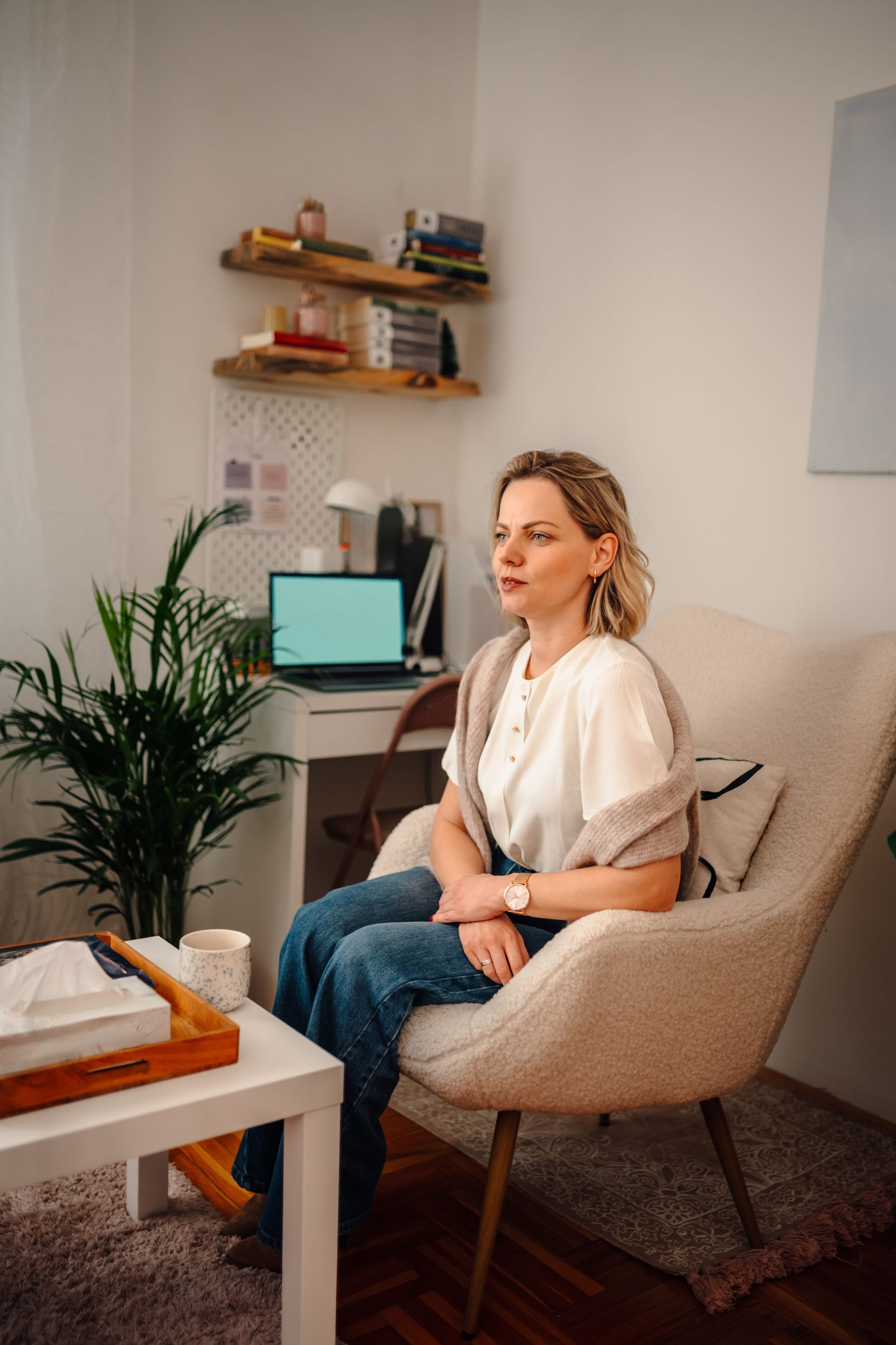 A calm therapy office setting representing the structured phases of an EMDR therapy session