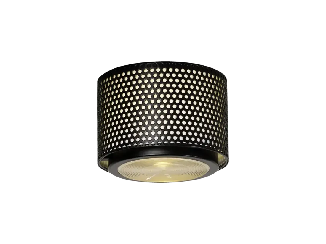 Svart sylindrisk taklampe med perforert metallskjerm som avgir lys.