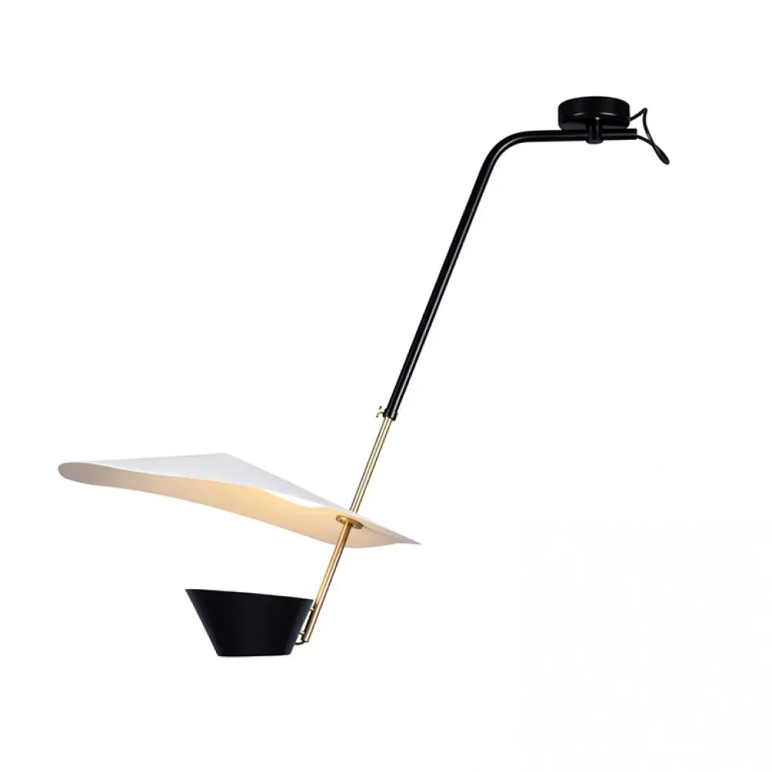 Svart og hvit, moderne vegglampe med buet skjerm og nedadvendt skål.