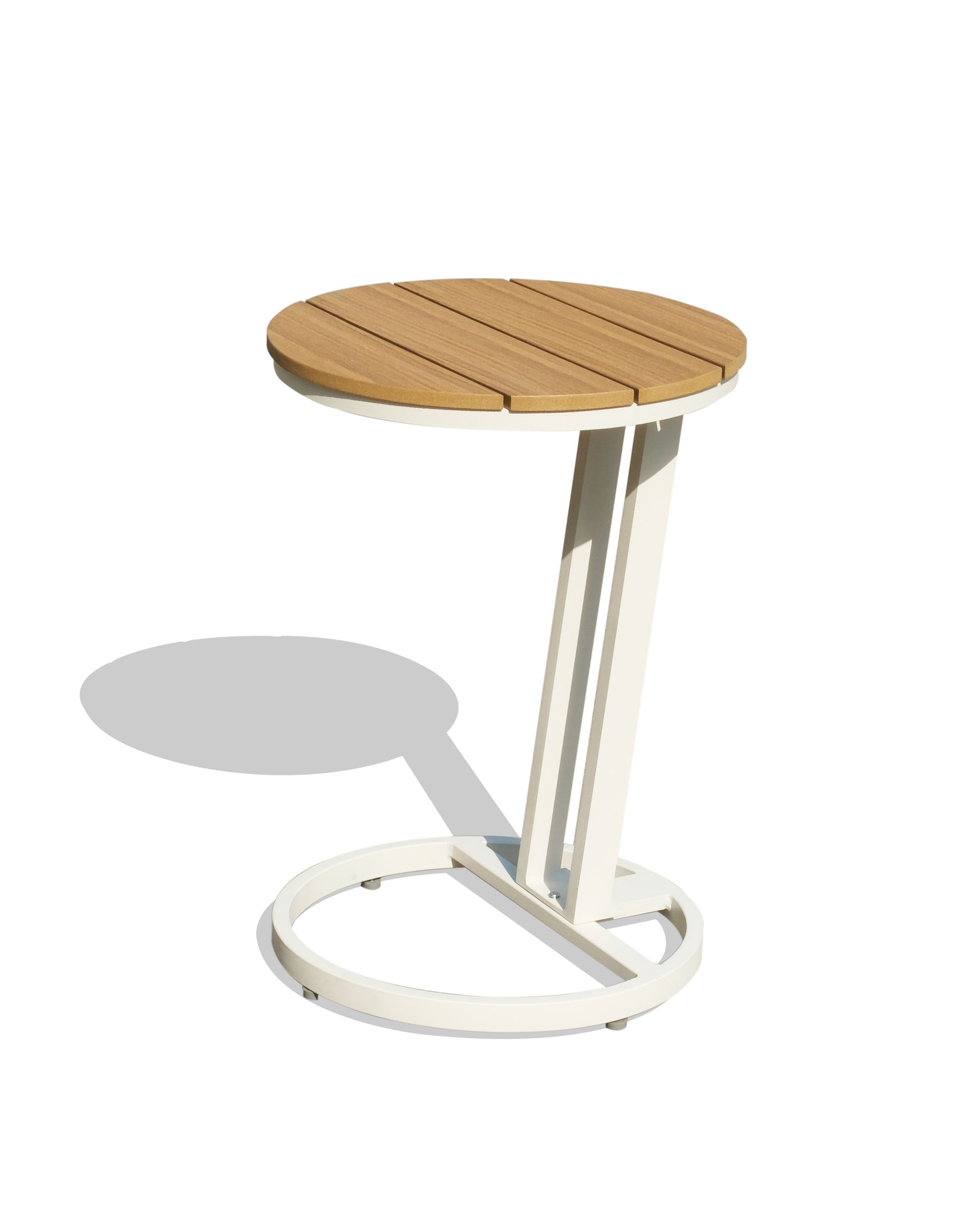 Aluminium coffee table, round coffee table, wood look coffee table, the outdoor scene, somerton park sa