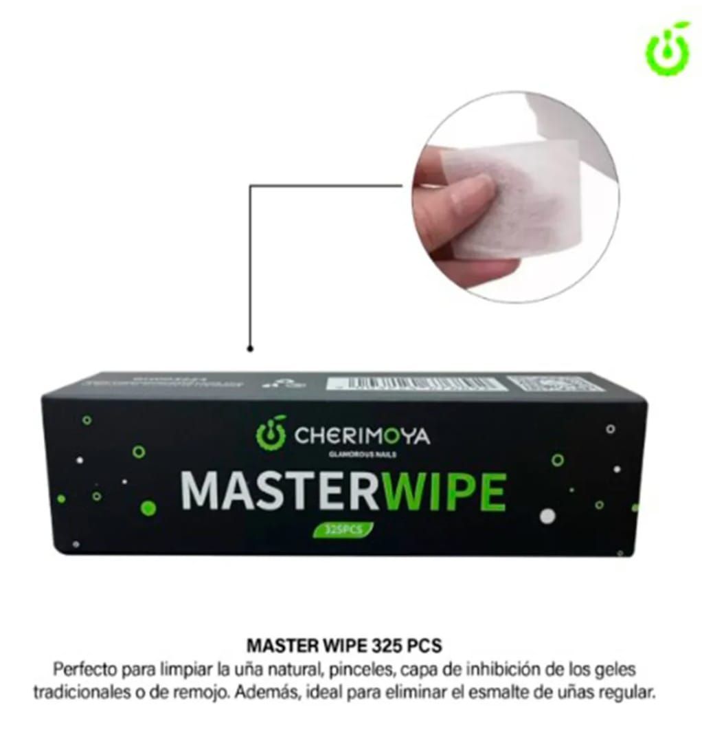 Caja negra de toallitas húmedas naturales CHERIMOYA Masterwipe con una mano sosteniendo una toallita en la parte superior.