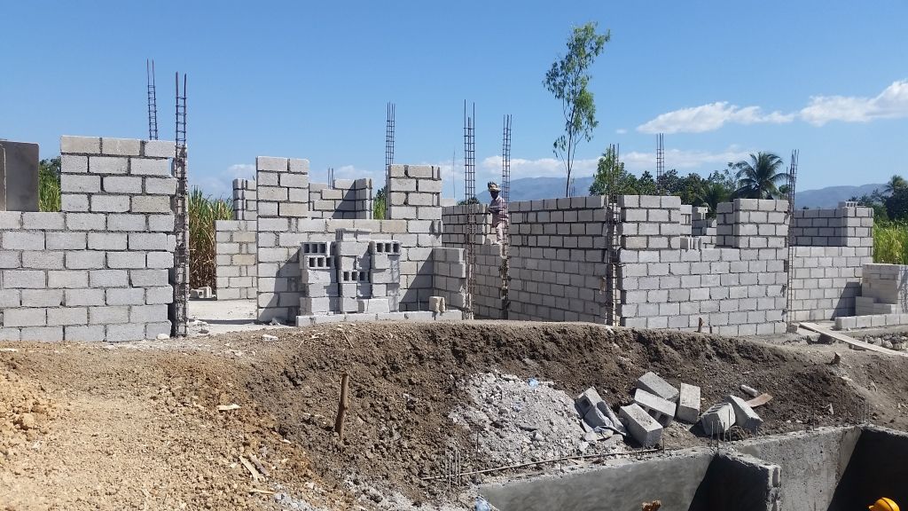 Noyau school wall construction.