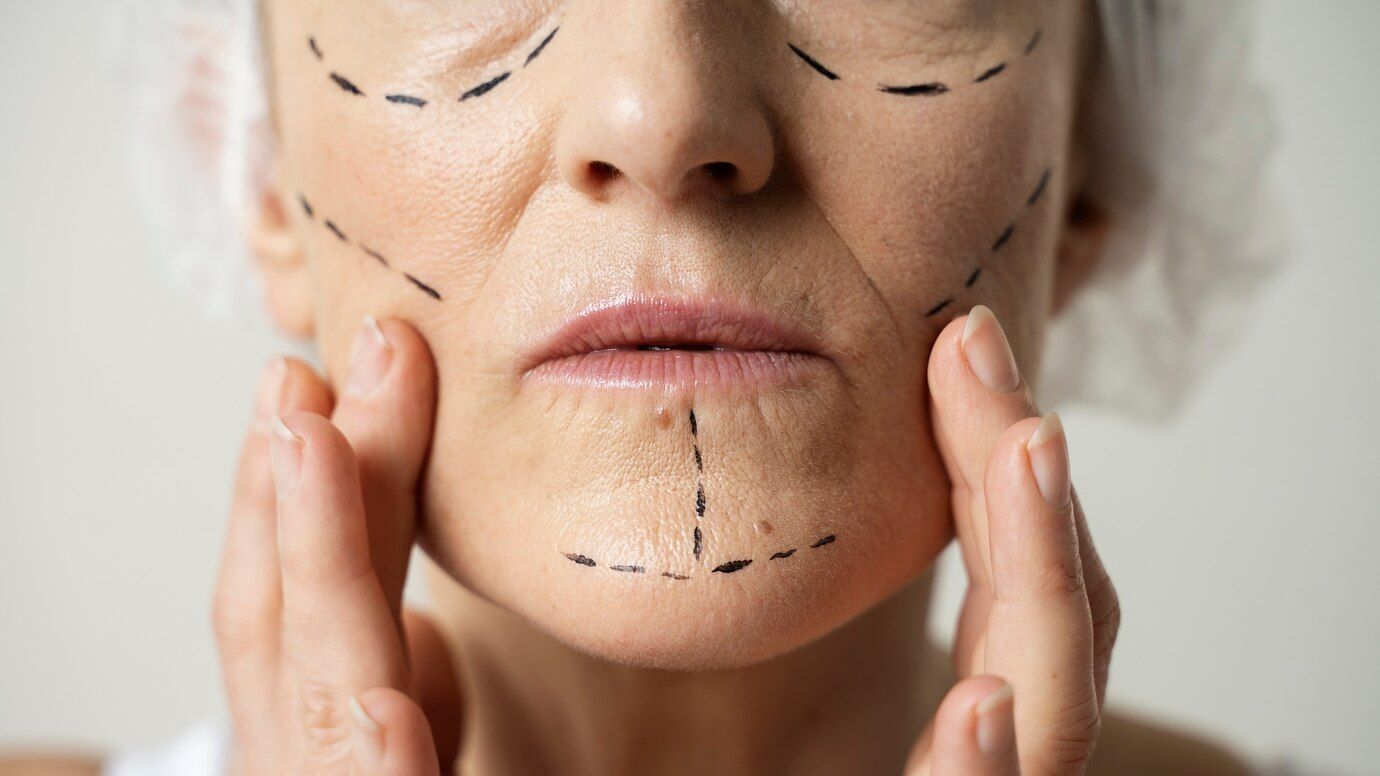 Facial Skin Treatment expert preparation before treatment