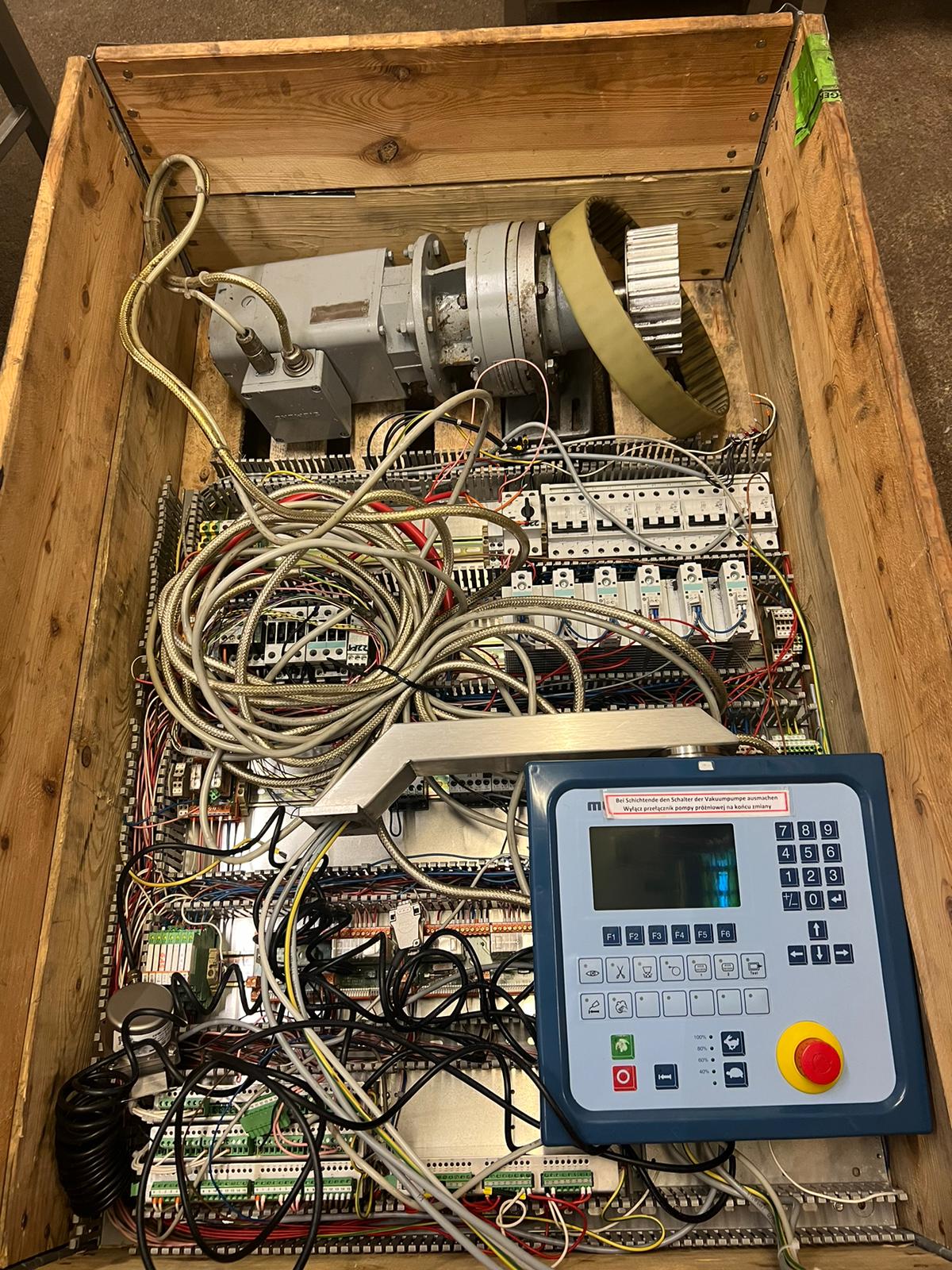 Tiefziehmachine
Service
Reparatur