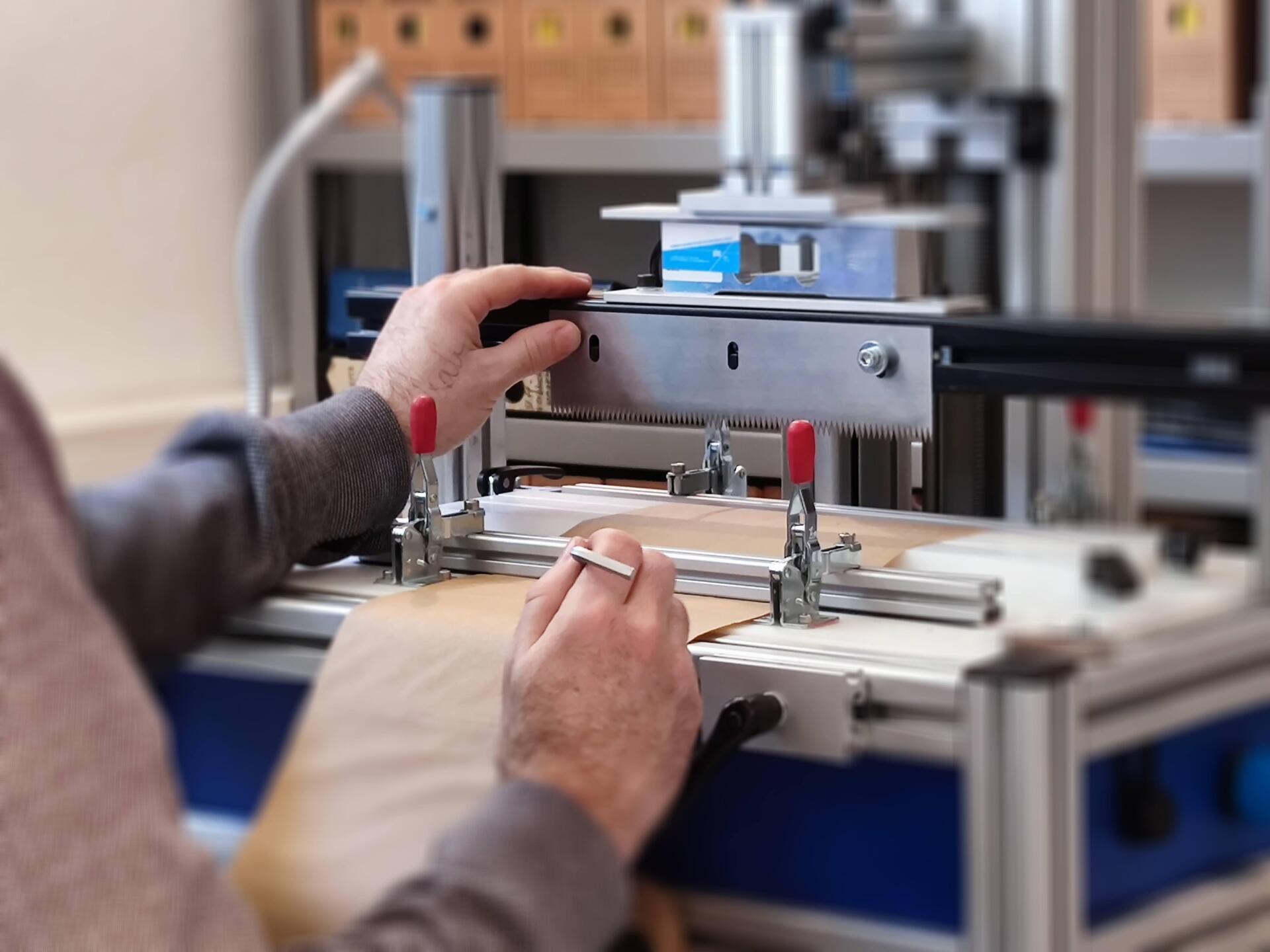 pbsLAB – Schneid- und Stanzversuche für Verpackungsindustrie, pbs GmbH Winterbach