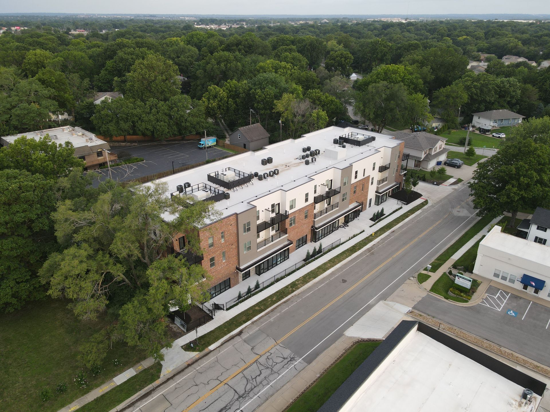 For Rent - Large Commercial Space in Lee’s Summit MO | Space A