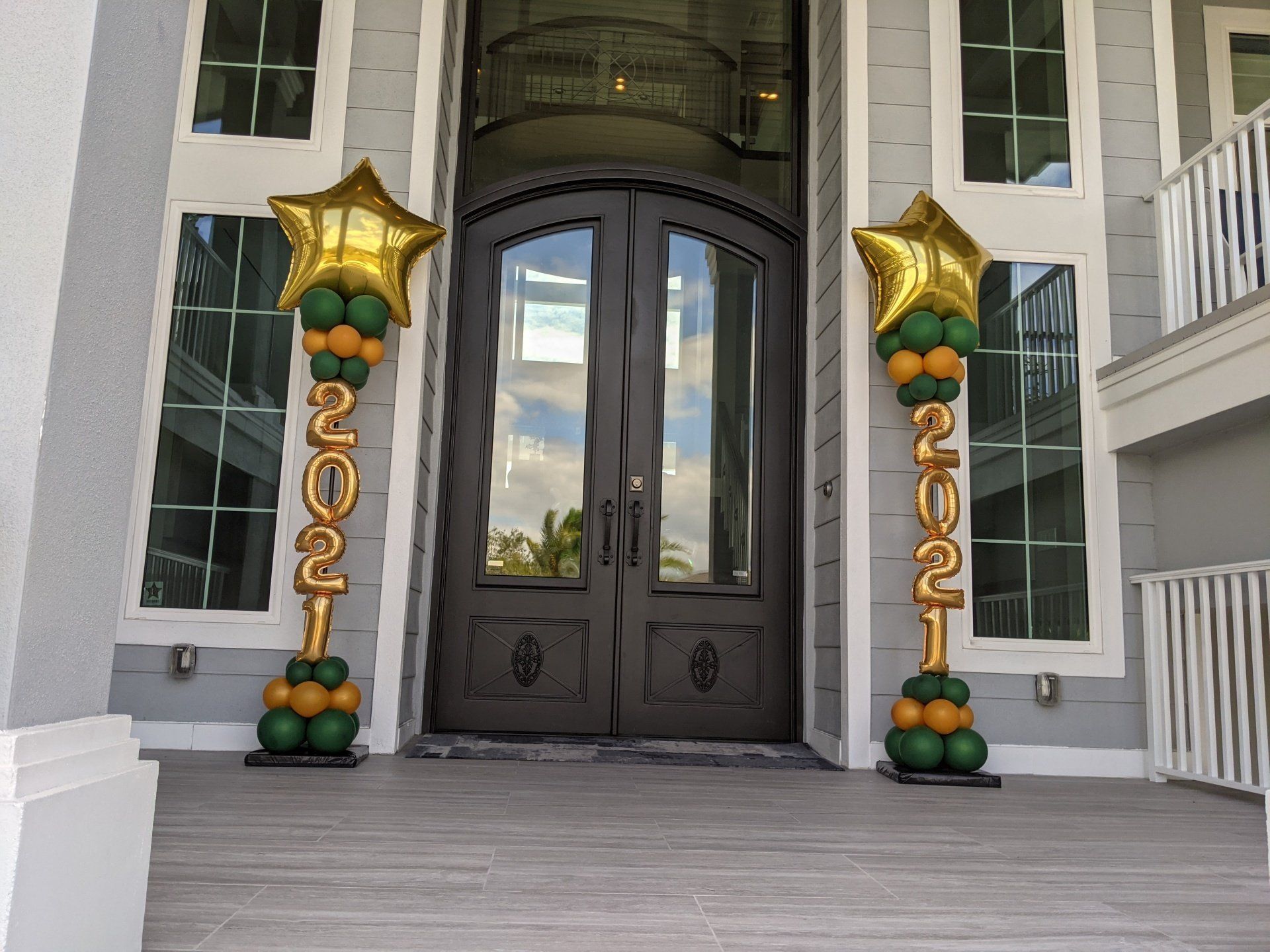 classic decor graduation balloon towers
