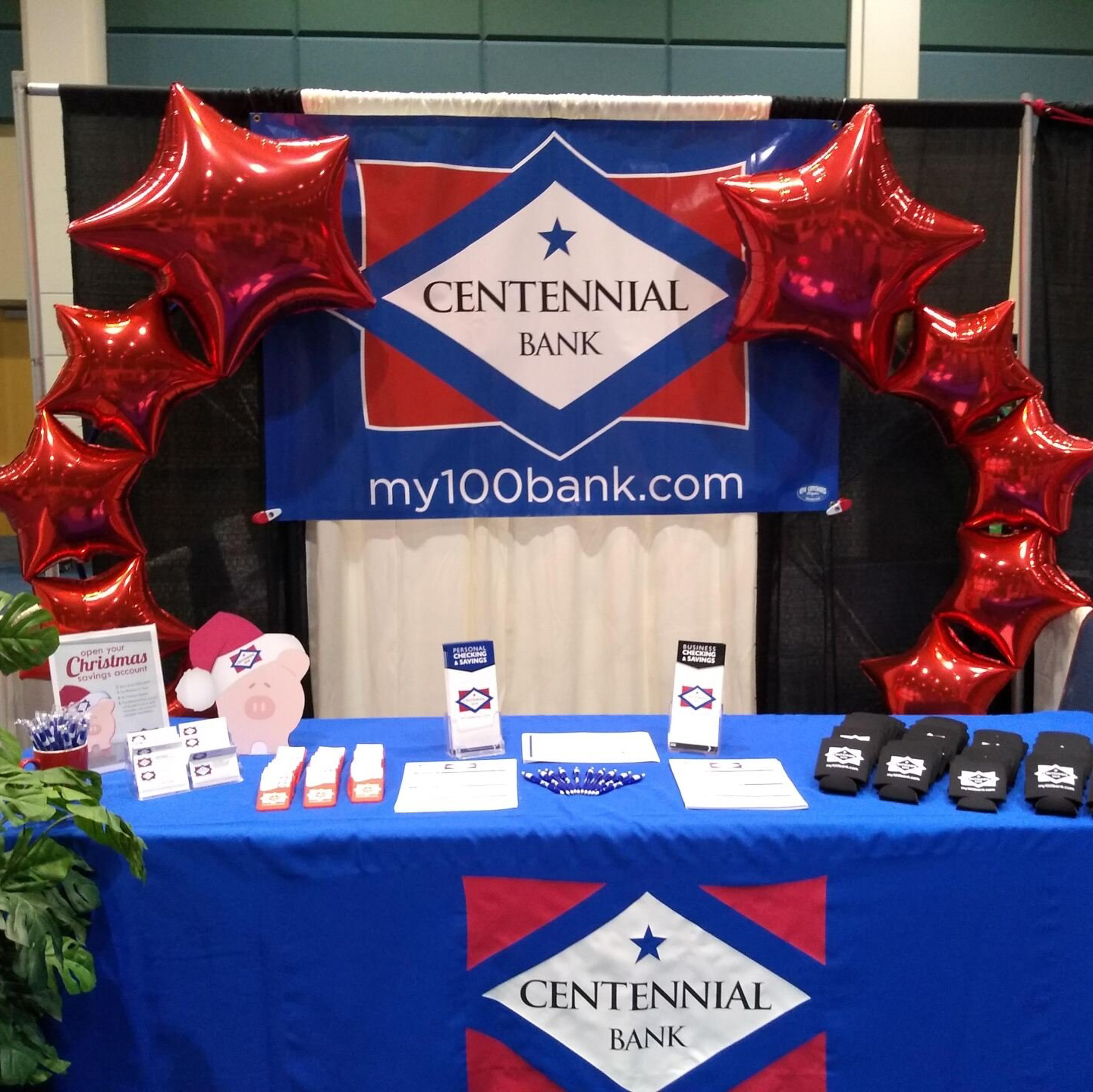 Expo booth balloon decorations for Centennial Bank in Punta Gorda, FL