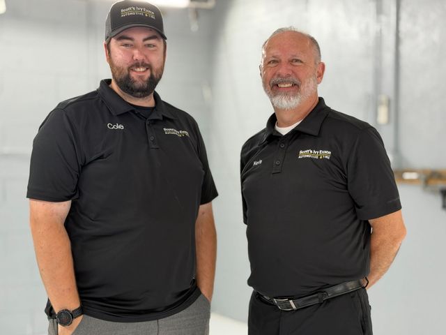 Team Photo | Scott's Ivy Exxon Automotive & Tire