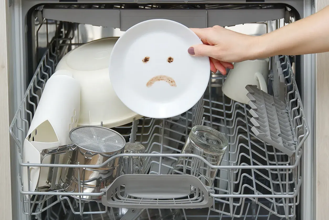 6 Causes of a Samsung Dishwasher Not Cleaning Dishes 6 Causes of a Samsung Dishwasher Not Cleaning Dishes