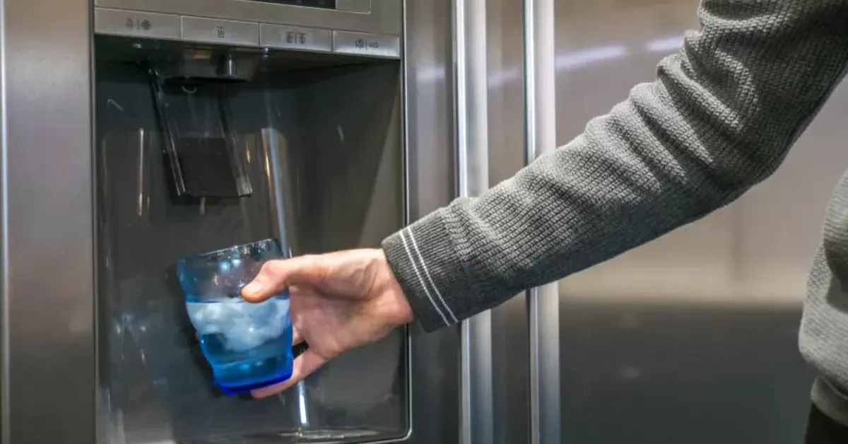 How to Fix an LG Refrigerator Leaking Water How to Fix an LG Refrigerator Leaking Water